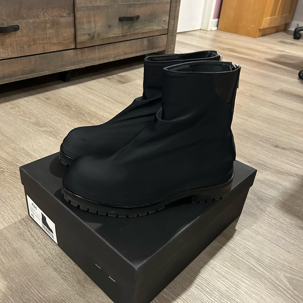 Black 424 marathon boots